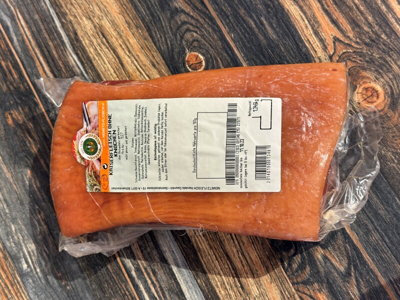 Kaiserfleisch ohne Knochen im Ganzen